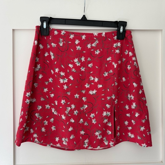 Aritzia Dresses & Skirts - Sunday Best Tatiana Floral A-Line Mini Slit Skirt Size 6